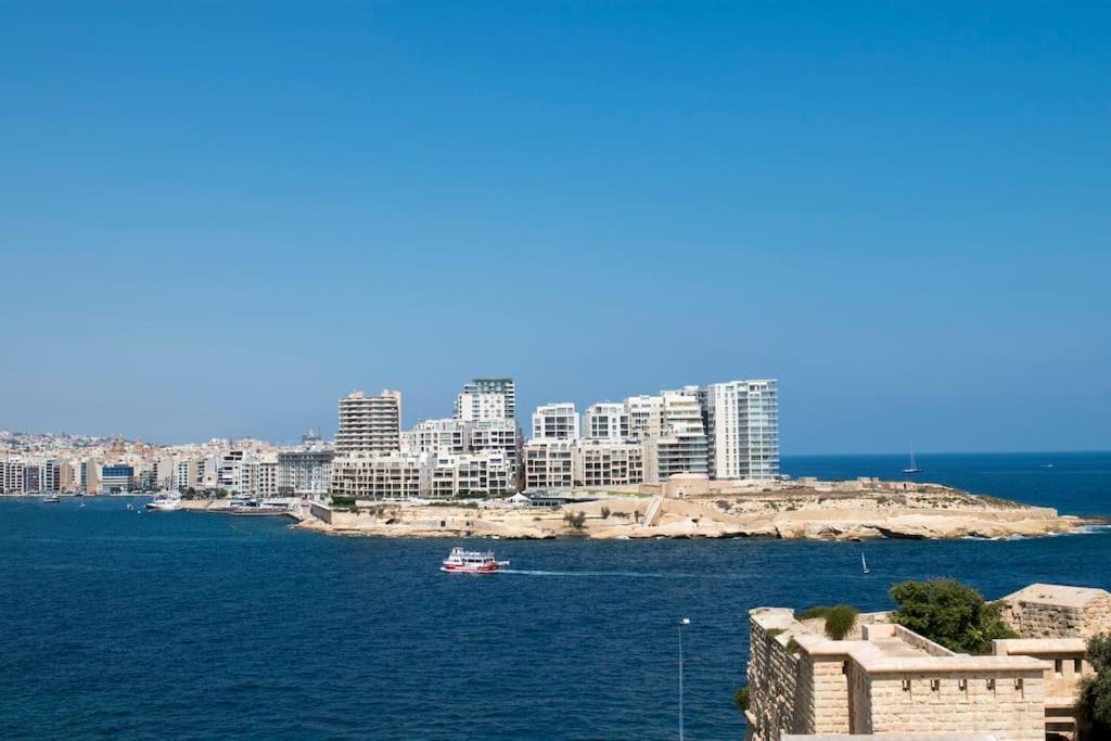 Vallettastay - Harbor View Gem -Sea View 2 Bed Apt Экстерьер фото